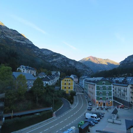 Ferienwohnung Atico Duplex Reformado Con Vistas A La Montana Canfranc Exterior foto
